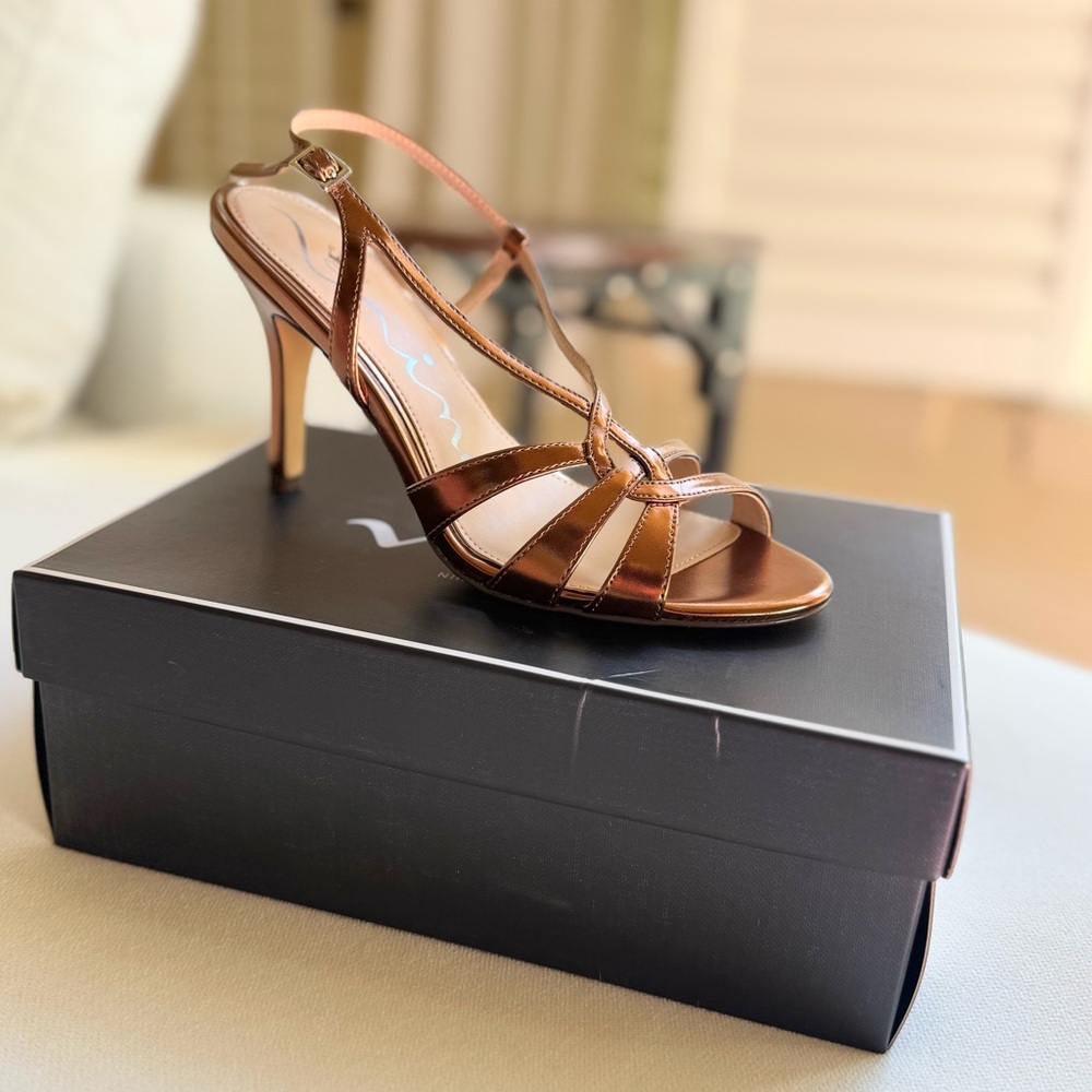 NINA Valley heels in the color bronze